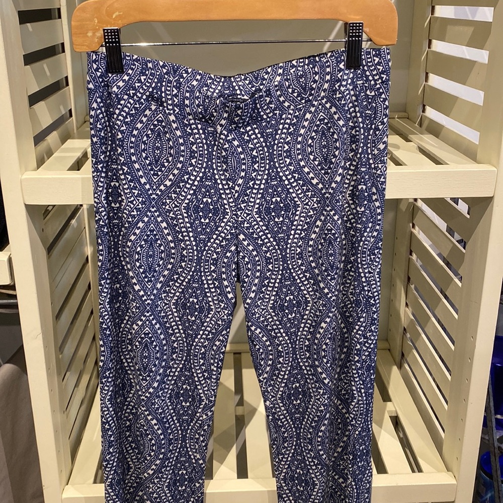 Stretchy pattern pants
